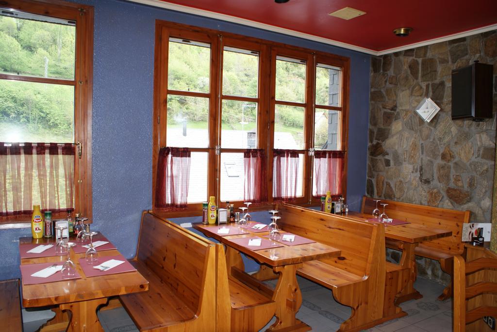 Hostal Los Valles Bielsa Exterior foto